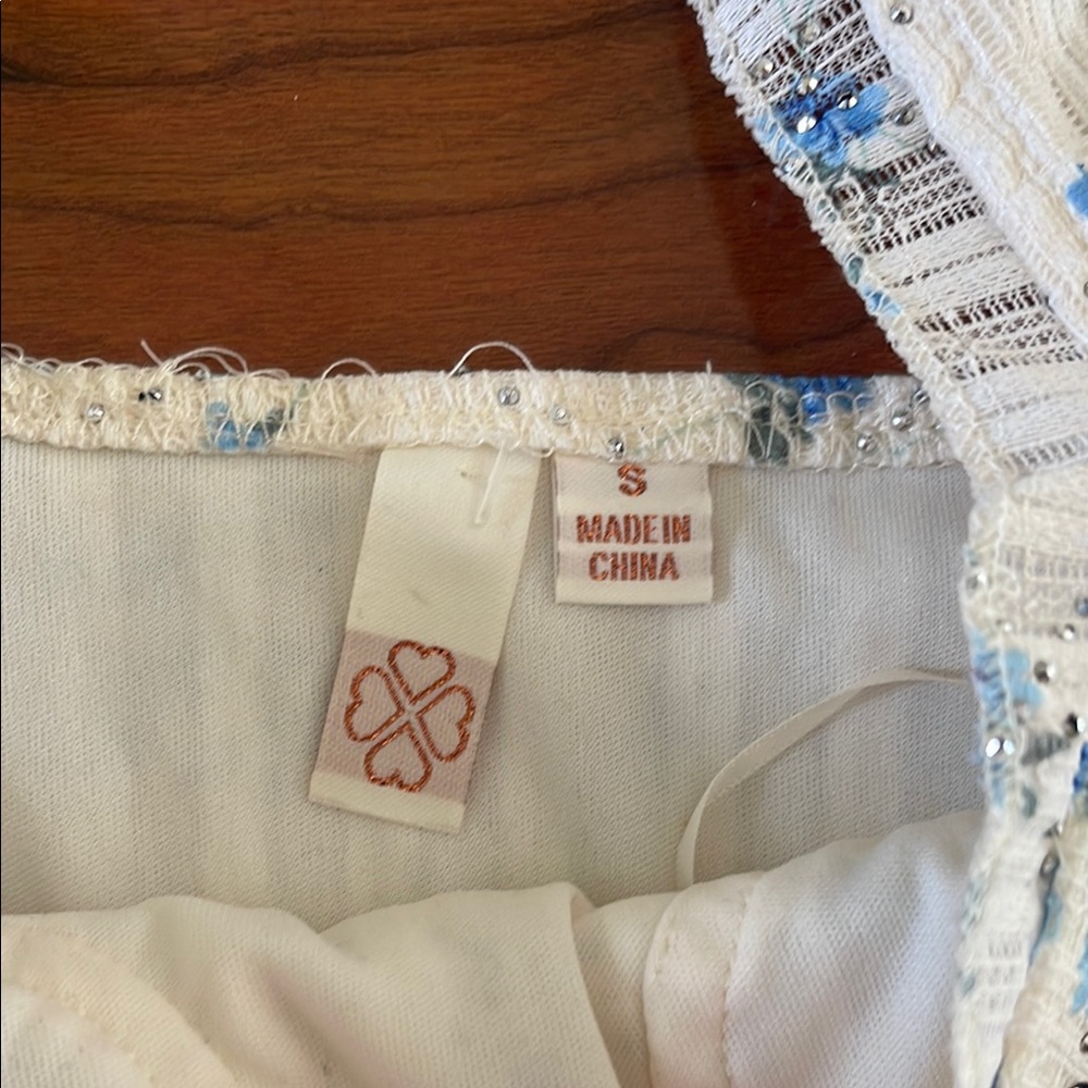 NWOT Floral Blue and Cream Rhinestone Corset Shirt Cropped Top Shirt - Picture 3 of 6